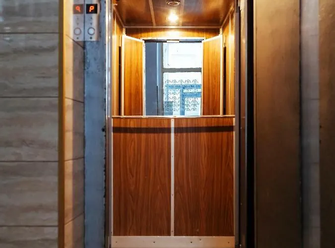 Location - Queen Elizabeth Flat Bukareszt