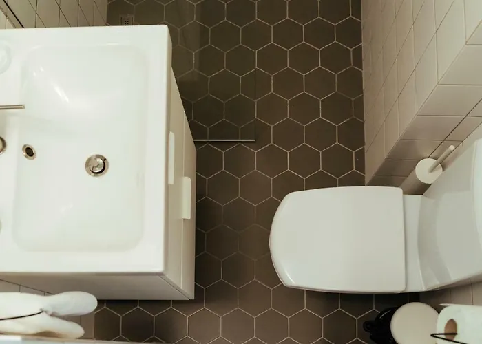 Location - Queen Elizabeth Flat *